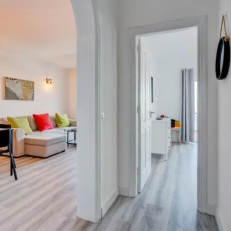 Bright And Modern In 公寓 阿德耶